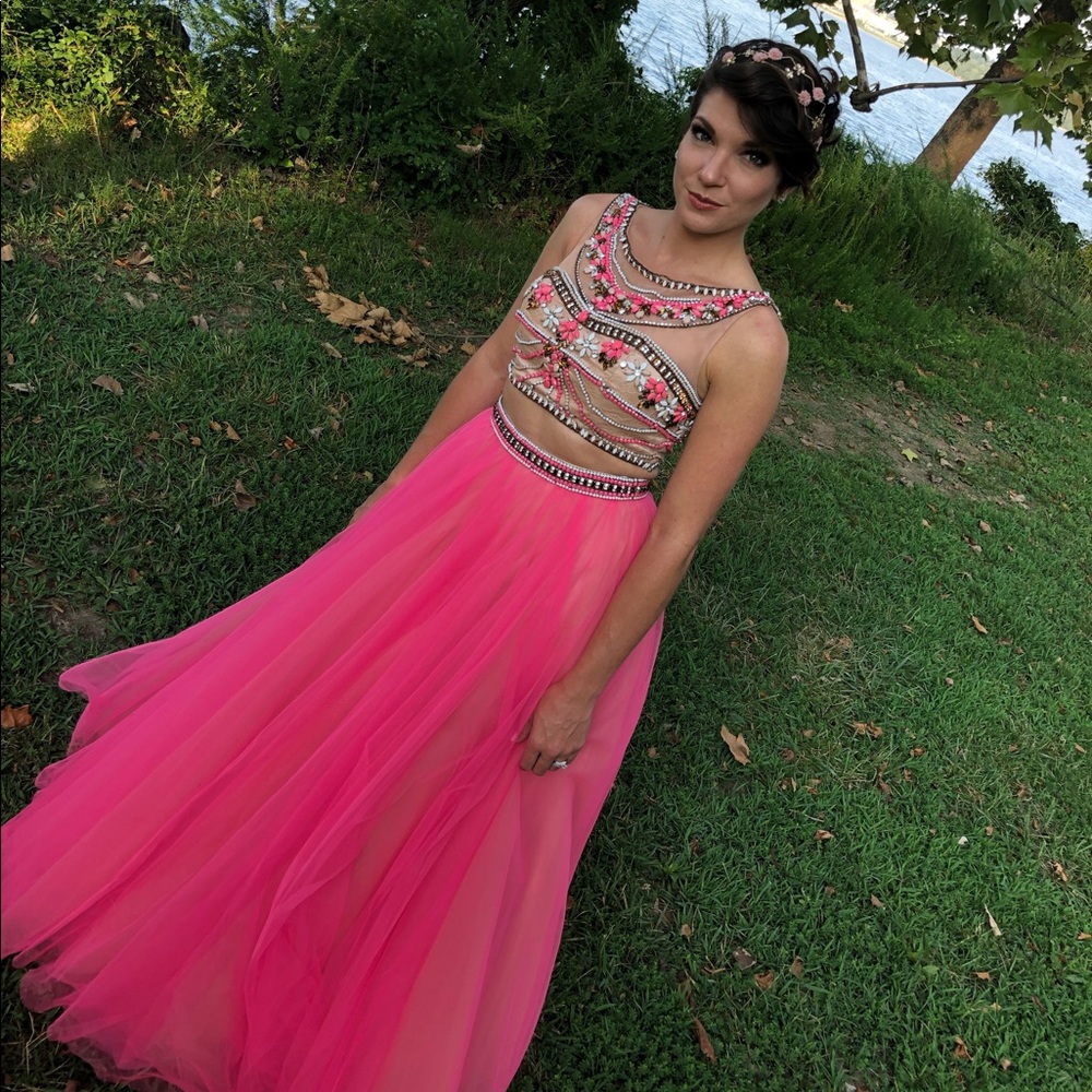 Stunning two piece gown!!!